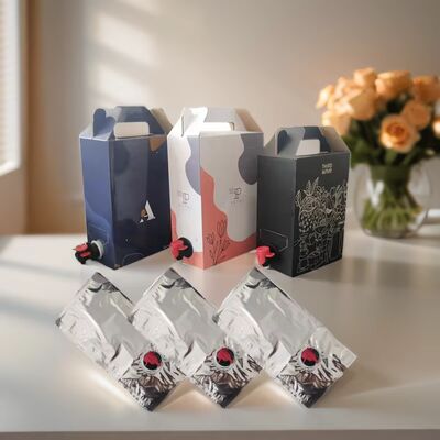 أكياس BIB مخصصة في مربع يحتوي على ملحقات Tap Spout مثالية لتعبئة زيت عصير النبيذ وغيرها من المنتجات السائلة